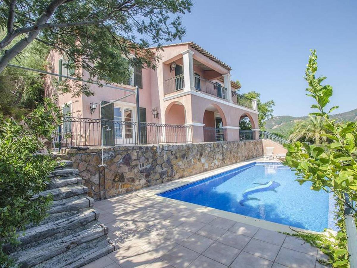 Villa In Antheor With Private Swimming Pool Saint-Raphaël Exteriör bild