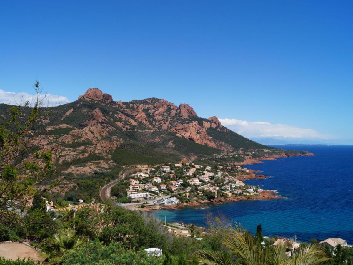 Villa In Antheor With Private Swimming Pool Saint-Raphaël Exteriör bild